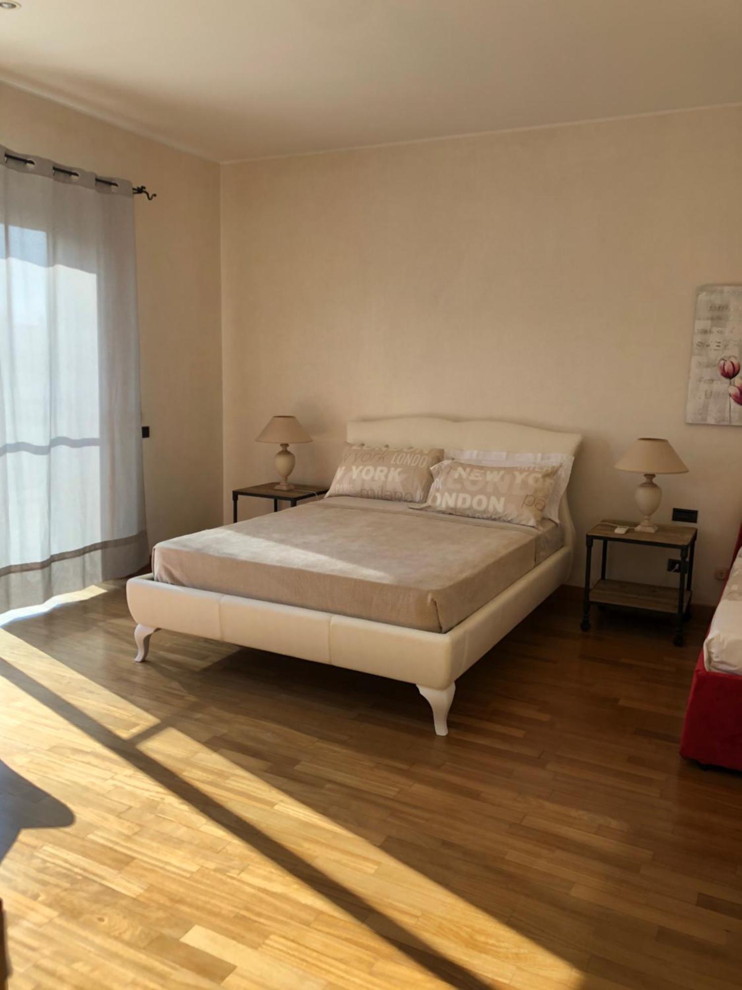 Lanna B&B Novoli Kültér fotó